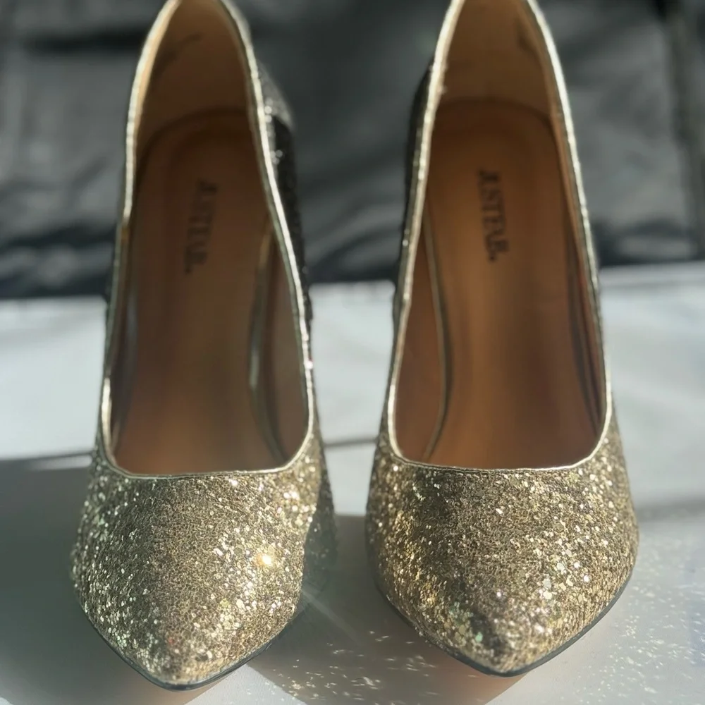 JustFab Sparkling Gold and Black Heels Size 9.5 - Picture 4 of 8